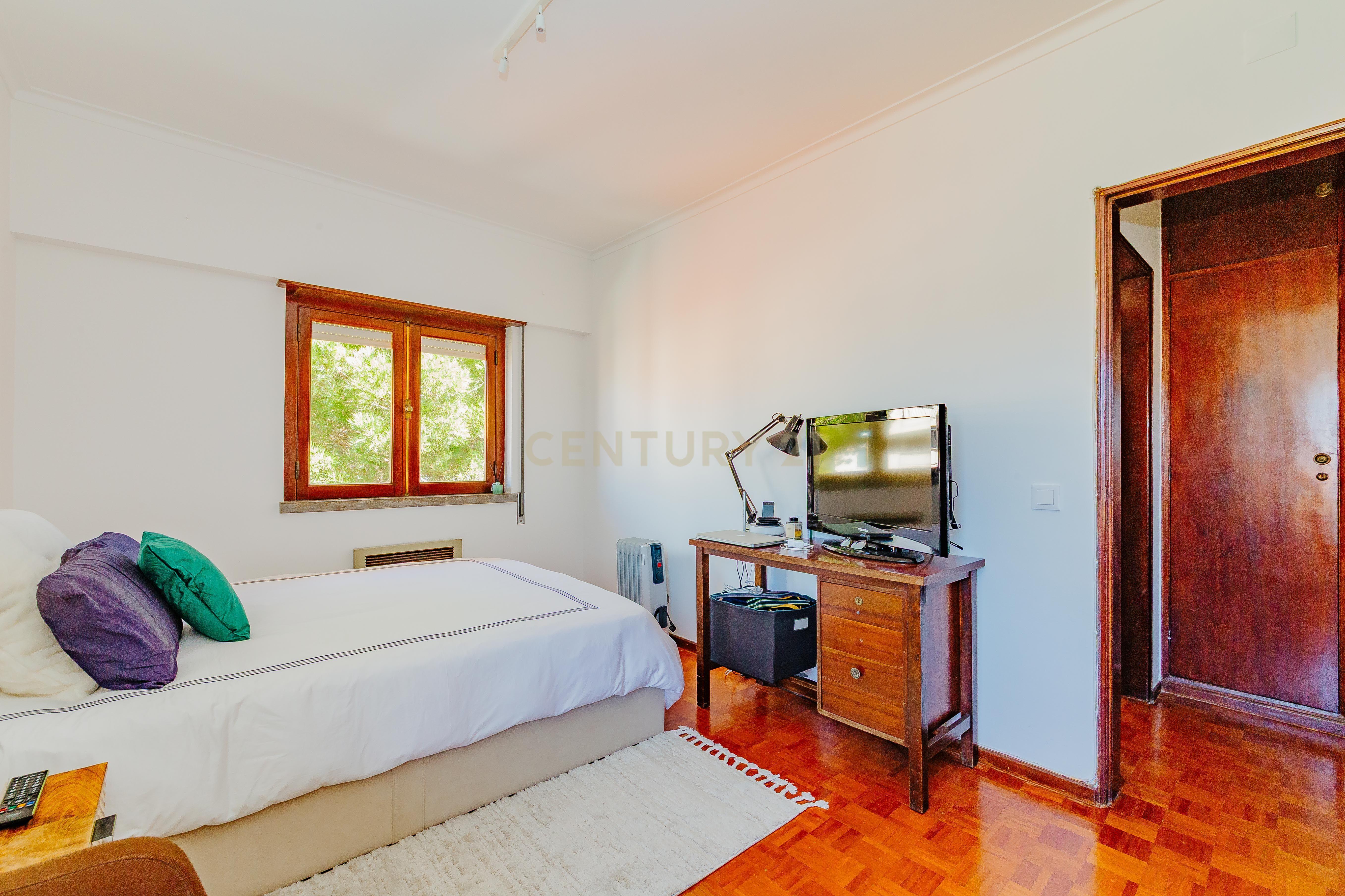 Espetacular Moradia T6 em Carcavelos, Cascais, de gaveto, num lote de 400m2 - Image 30