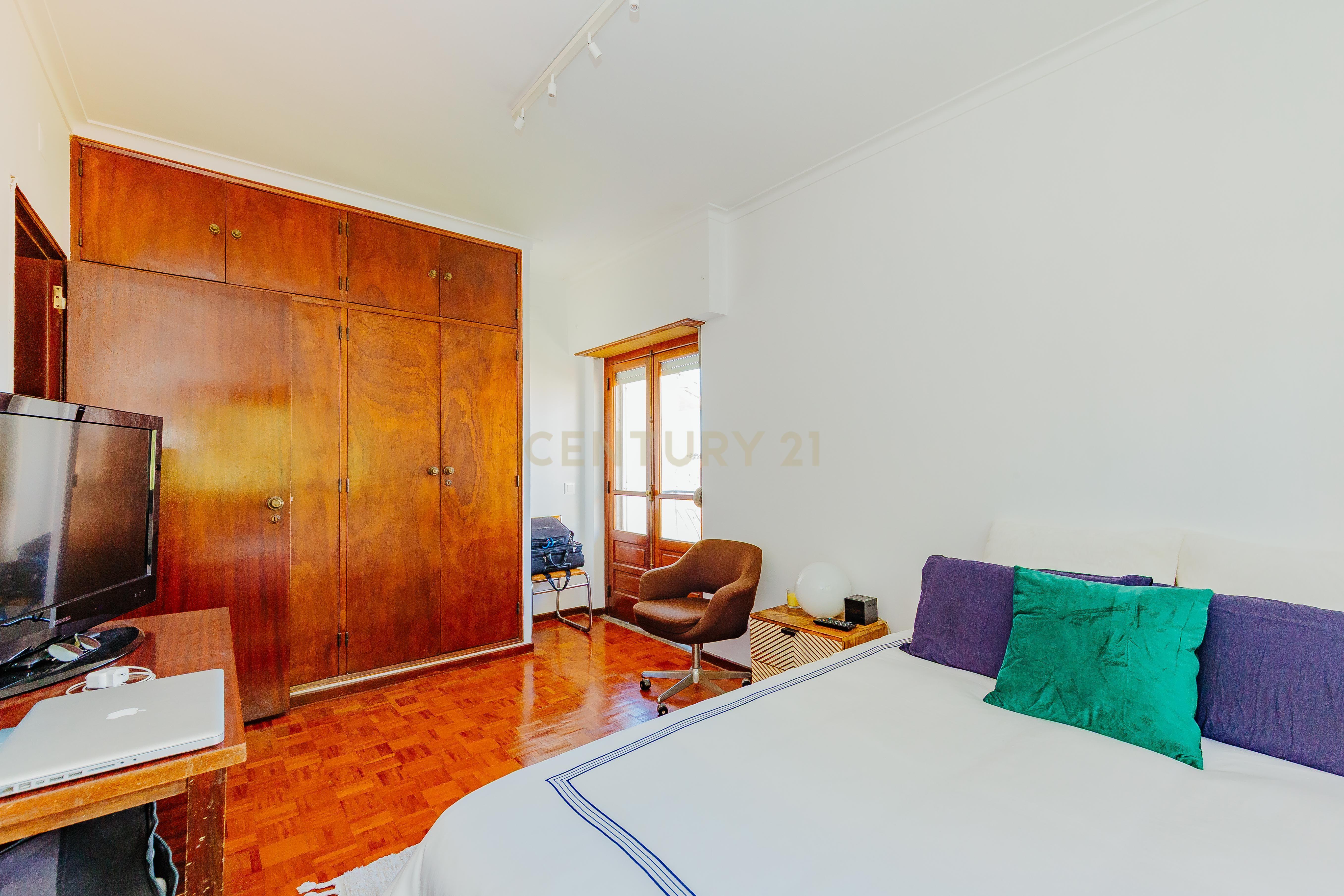 Espetacular Moradia T6 em Carcavelos, Cascais, de gaveto, num lote de 400m2 - Image 33