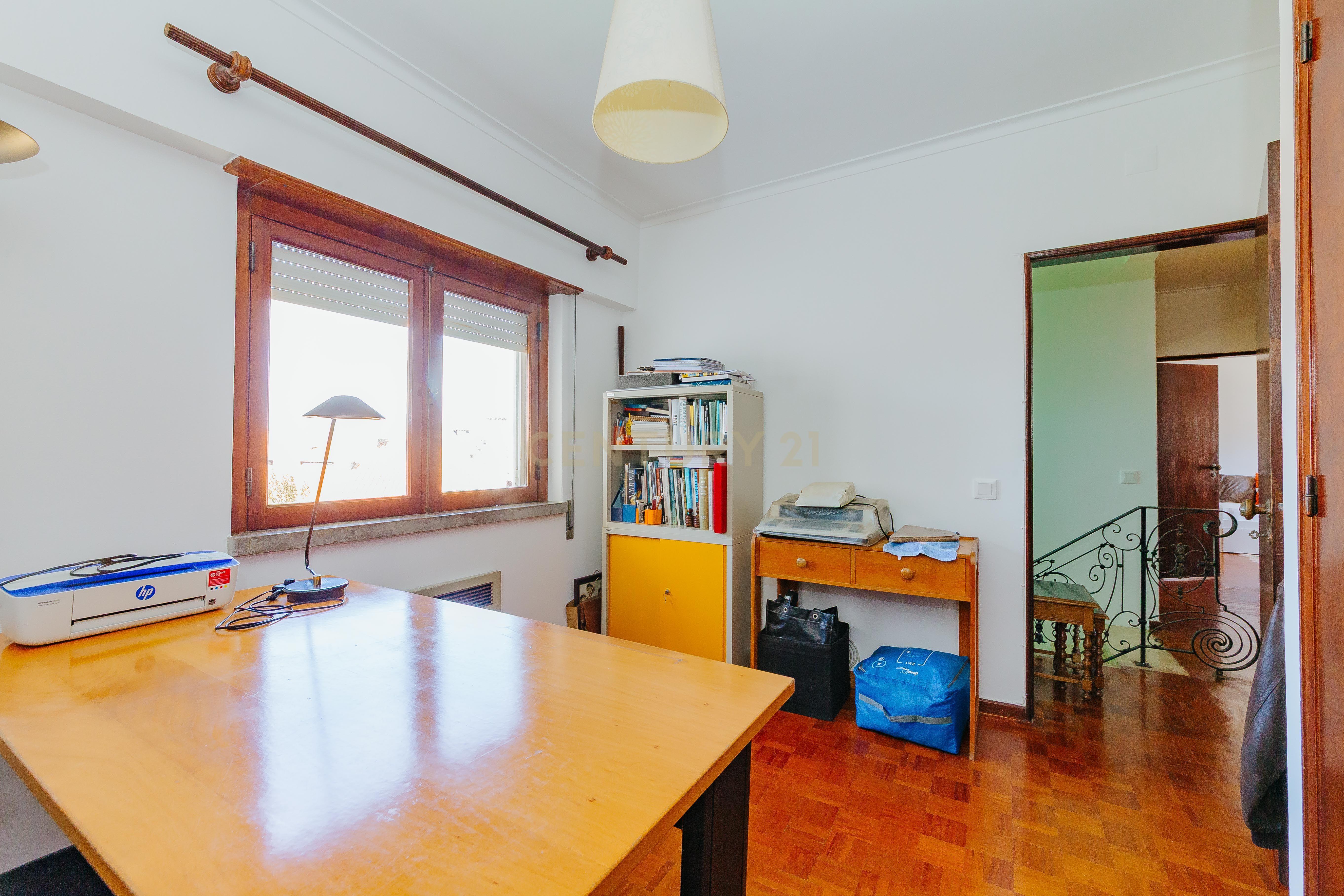 Espetacular Moradia T6 em Carcavelos, Cascais, de gaveto, num lote de 400m2 - Image 39