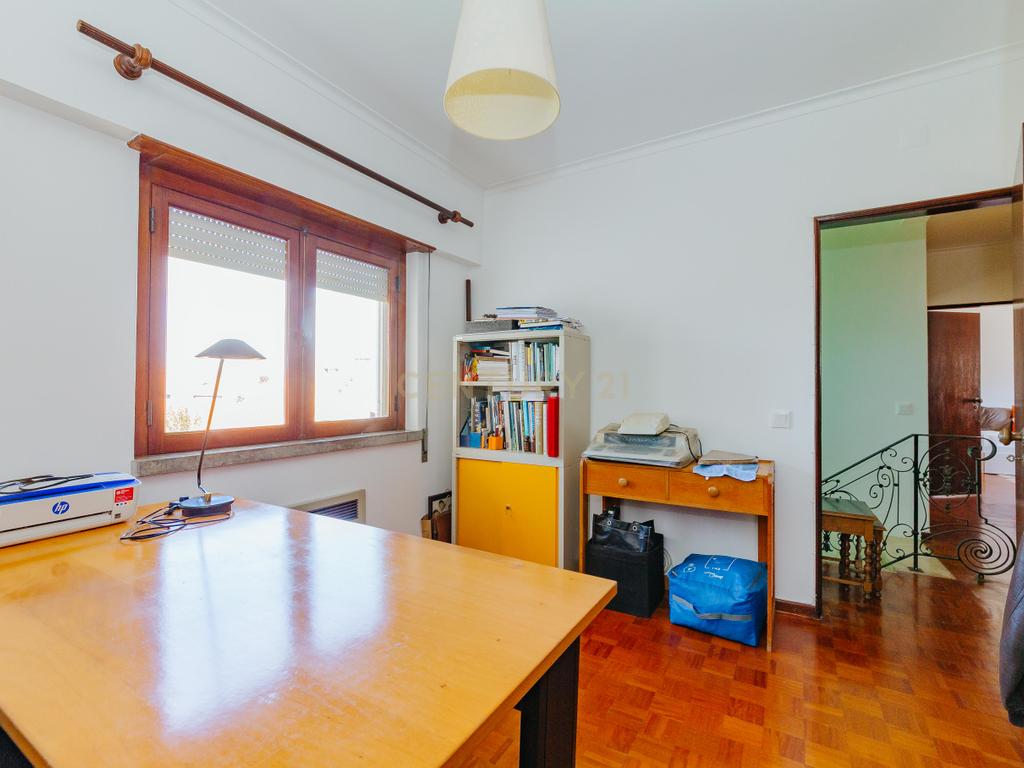 Espetacular Moradia T6 em Carcavelos, Cascais, de gaveto, num lote de 400m2 - Image 39