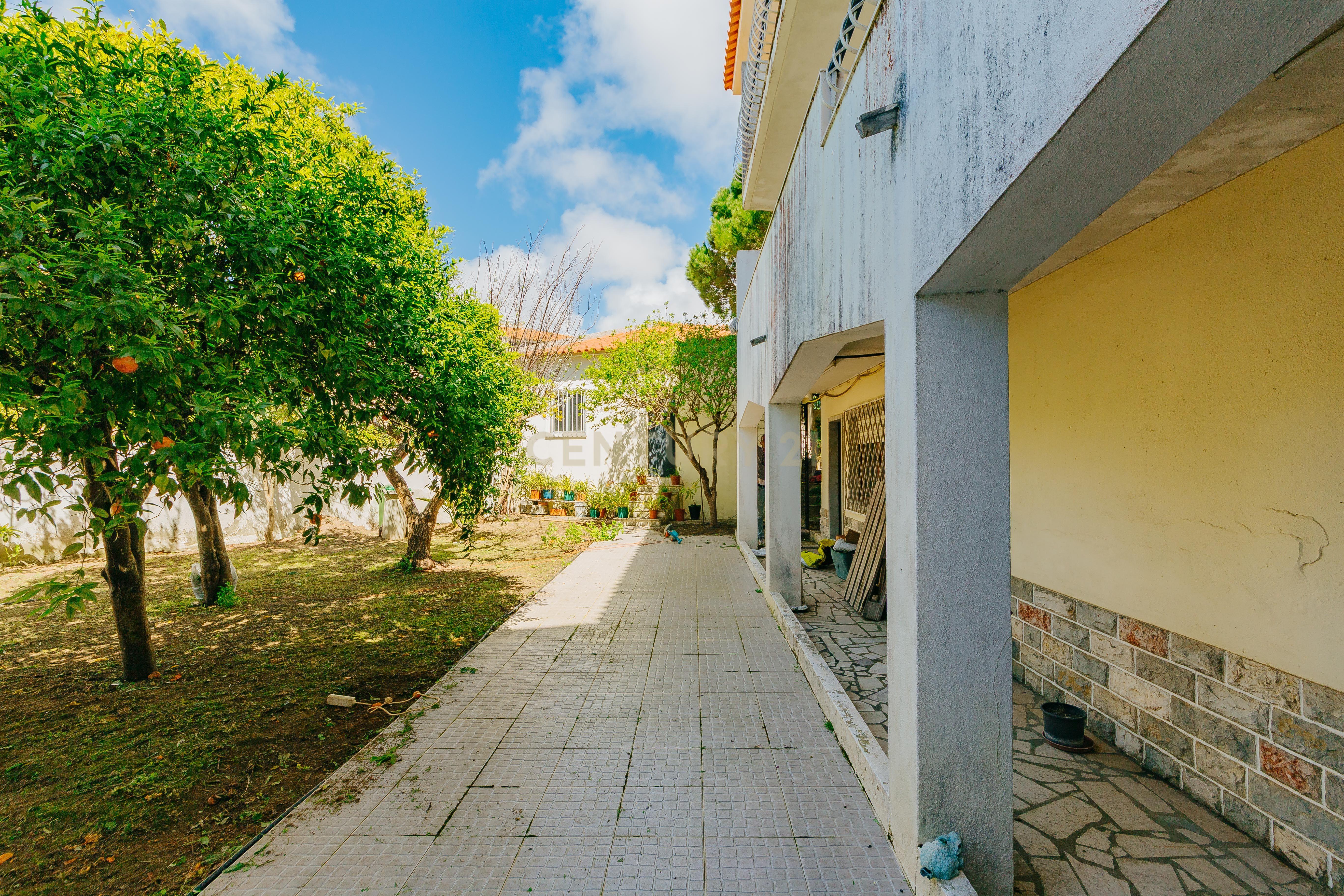 Espetacular Moradia T6 em Carcavelos, Cascais, de gaveto, num lote de 400m2 - Image 76