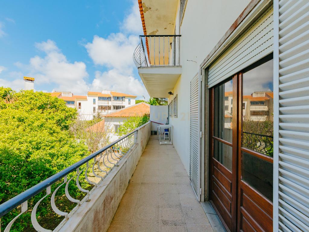 Espetacular Moradia T6 em Carcavelos, Cascais, de gaveto, num lote de 400m2 - Image 18
