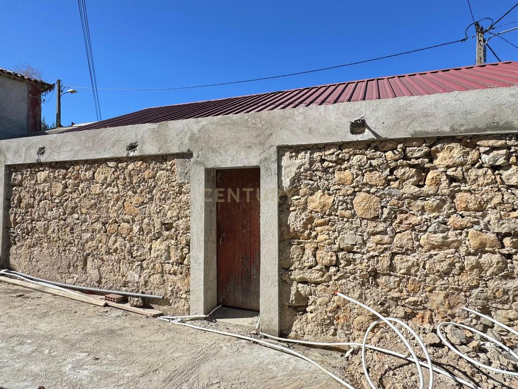 Uma casa com alma, onde a história ganha uma nova vida. - Image 34