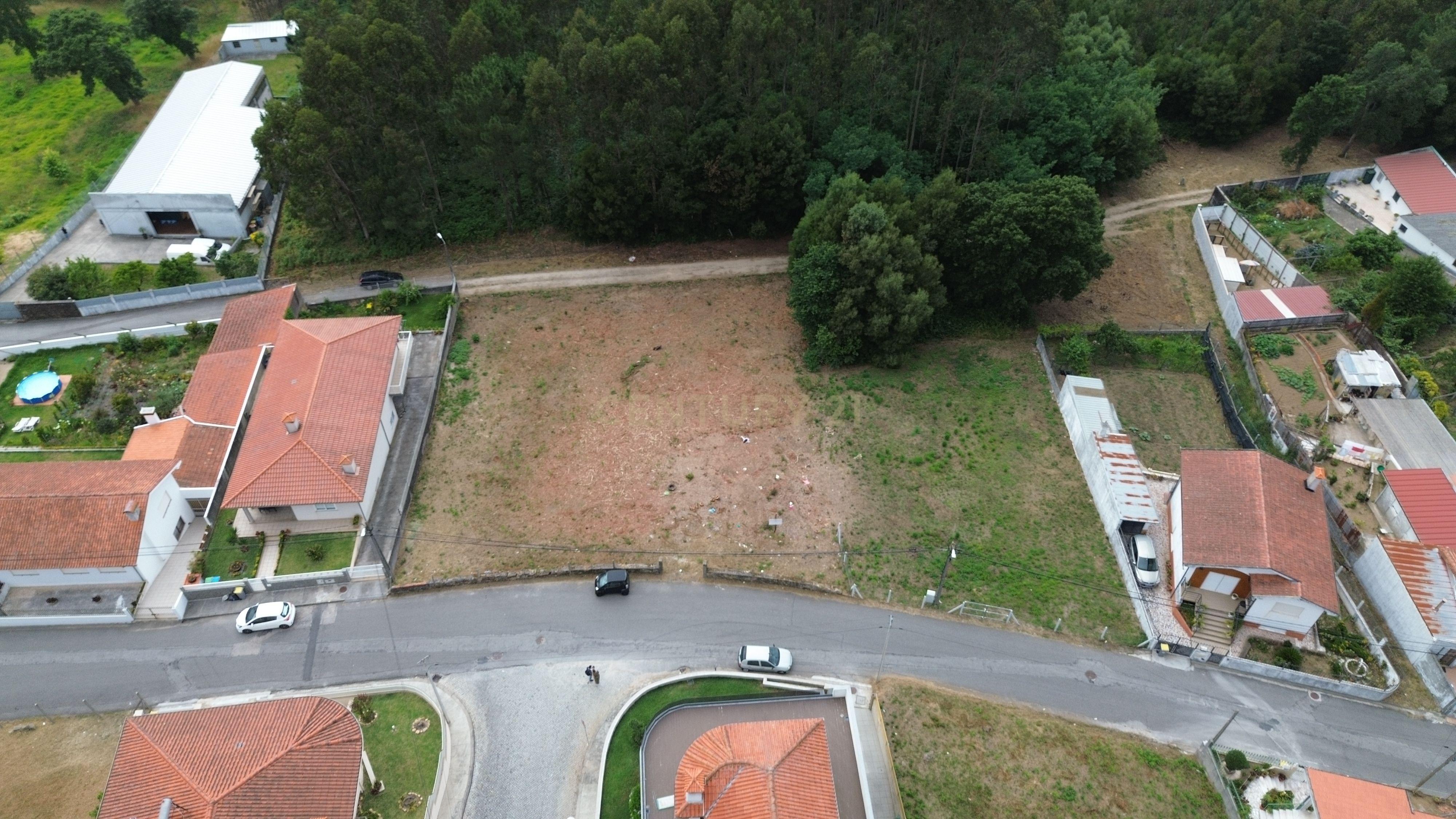 Fotografia 8 de Terreno para Construção de 3 Moradias Geminadas com Projeto Aprovado | Vista Mar