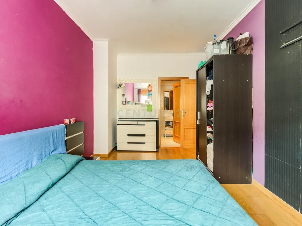 Apartamento T3 com Terraço e Acessibilidade em Amadora - Image 17