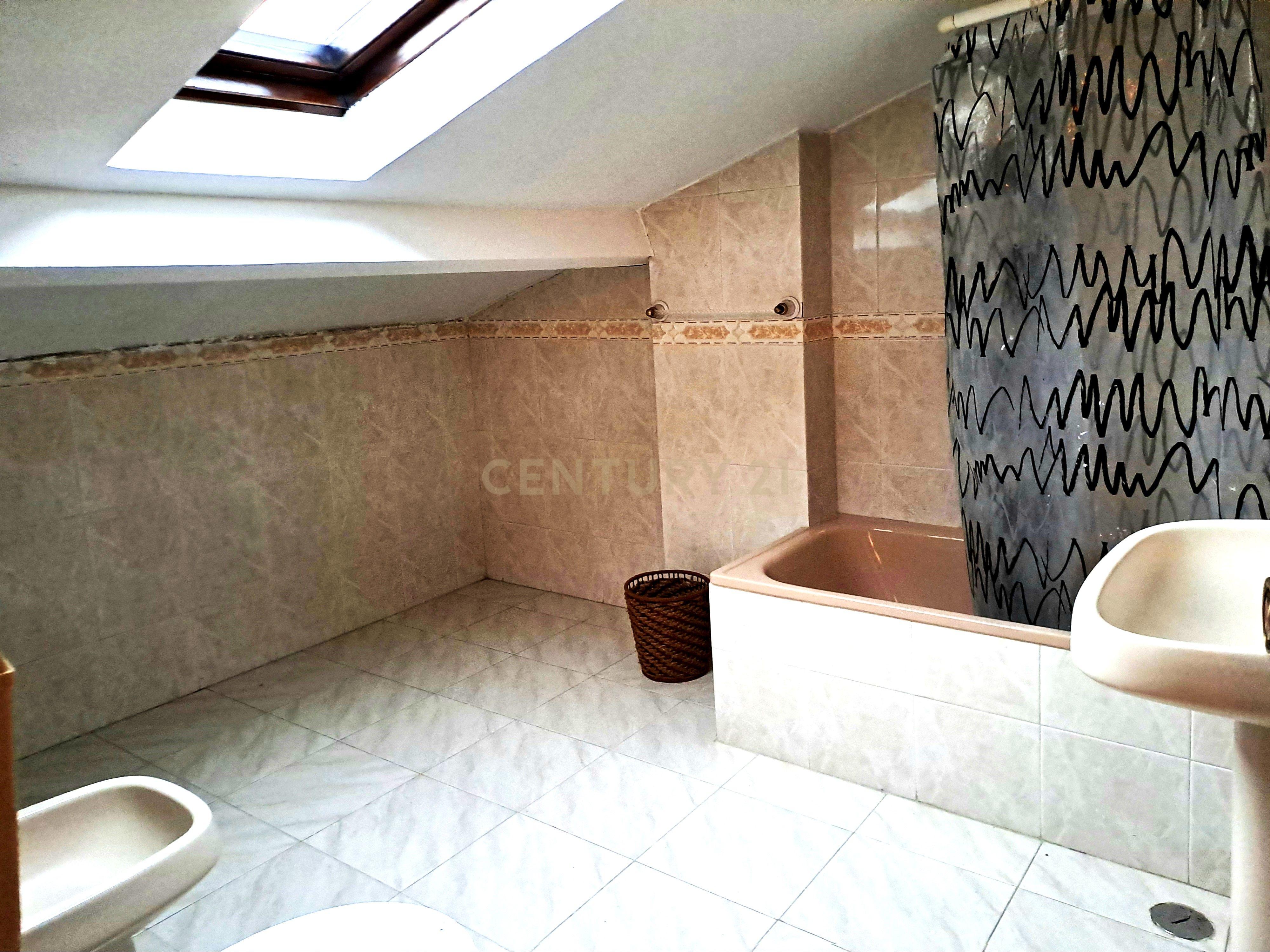 Apartamento T3+1 "duplex" em Pinheiro de Loures - Image 18