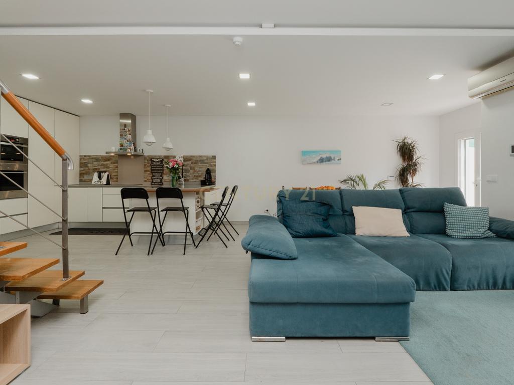 Moradia T4+1 com garagem no Bairro da Petrogal - Bobadela - Image 23