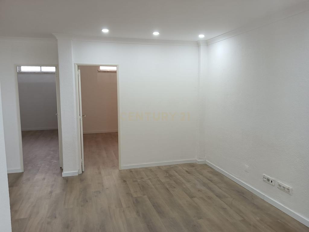 Apartamento para Investimento Metro de Alfornelos - Image 33