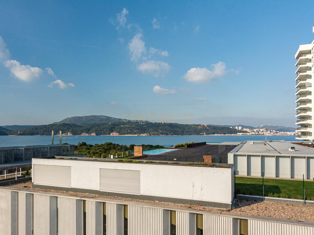 Apartamento T1+1 com vista deslumbrante, em Tróia, Carvalhal. Em Arrendamento! - Image 1