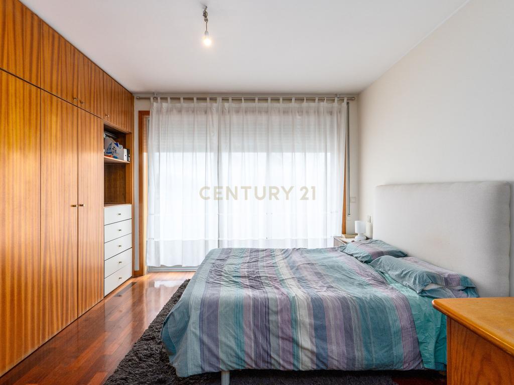 Apartamento "Cobertura" com terraço nas 3 frentes T4 (Atualmente T3 + Escritório) no Condomínio "Tílias do Atlântico" - Image 16