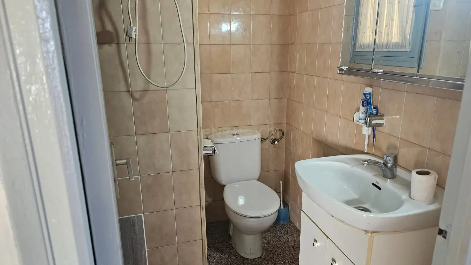  - Image 8