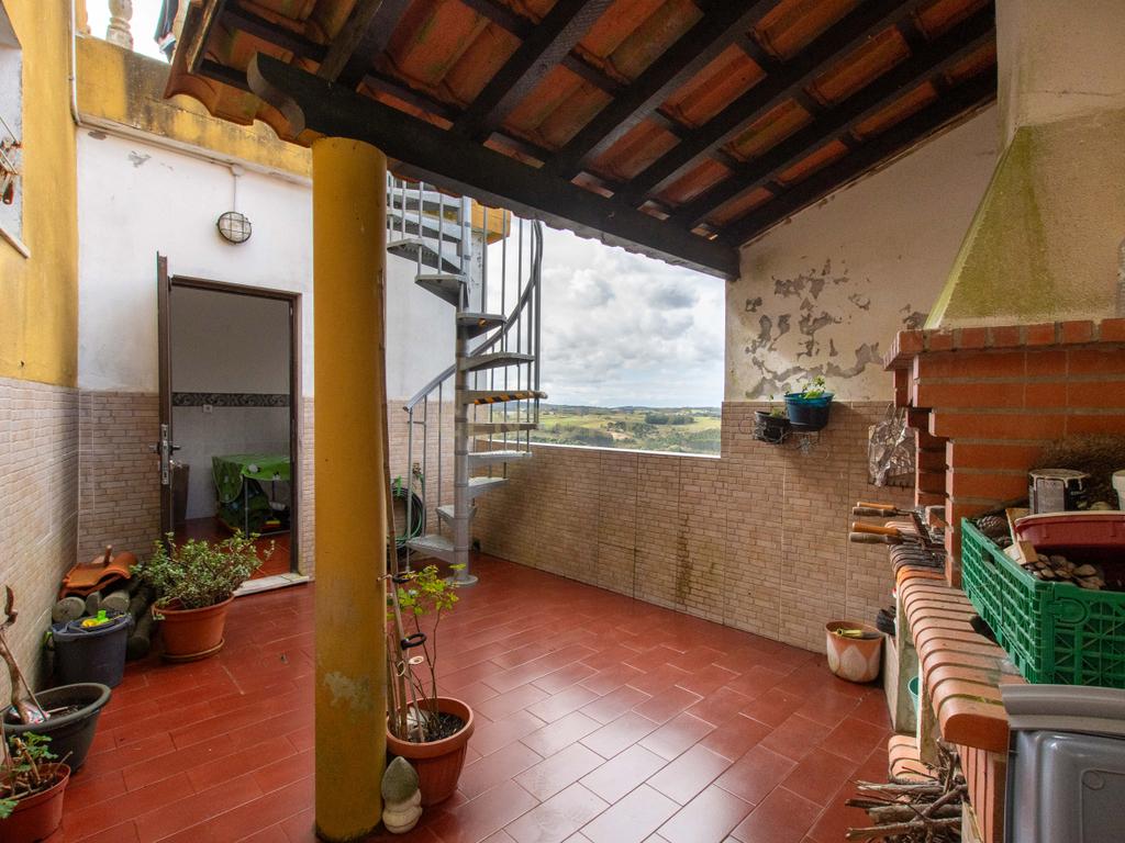 Moradia com espaço exterior e vista desafogada - Image 13