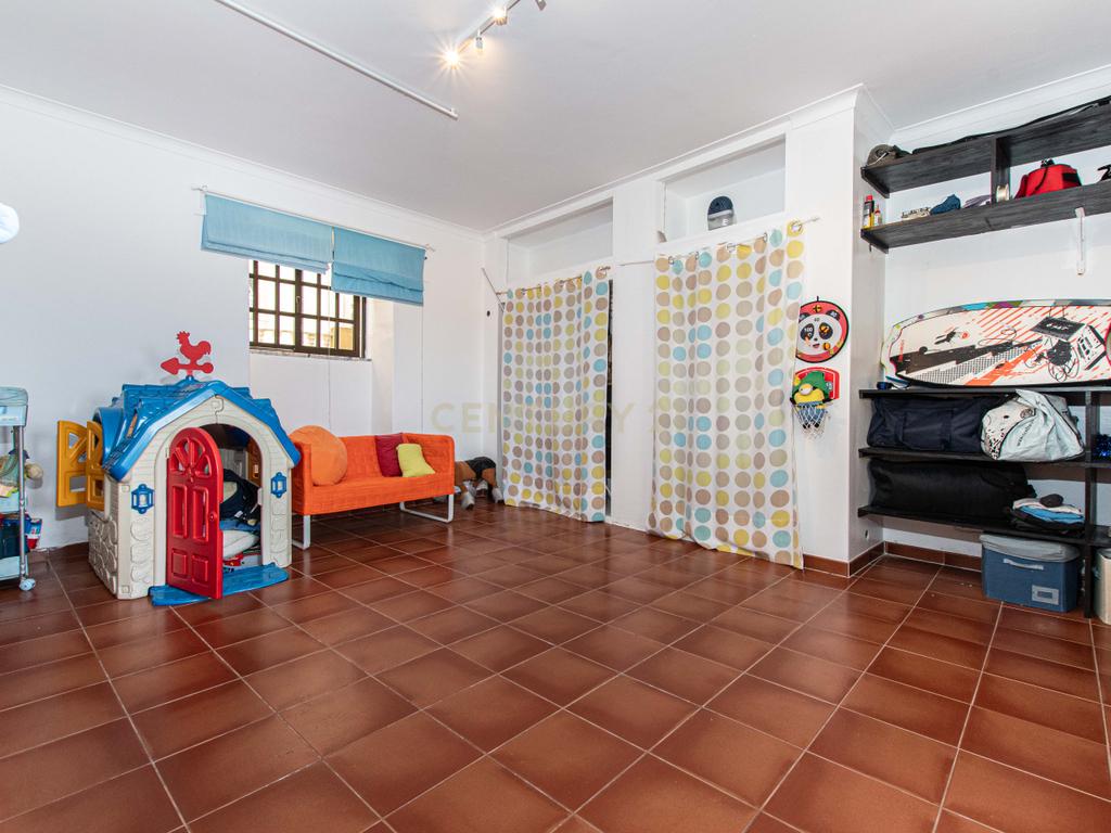 Moradia com espaço exterior e vista desafogada - Image 22
