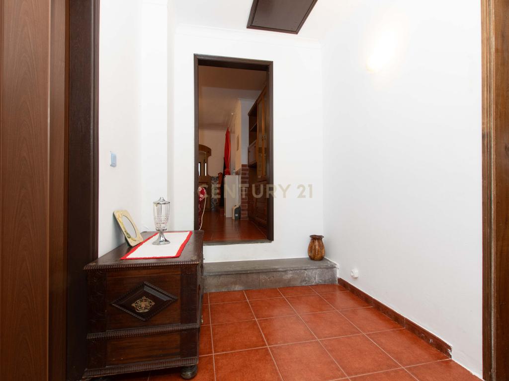 Moradia com espaço exterior e vista desafogada - Image 18