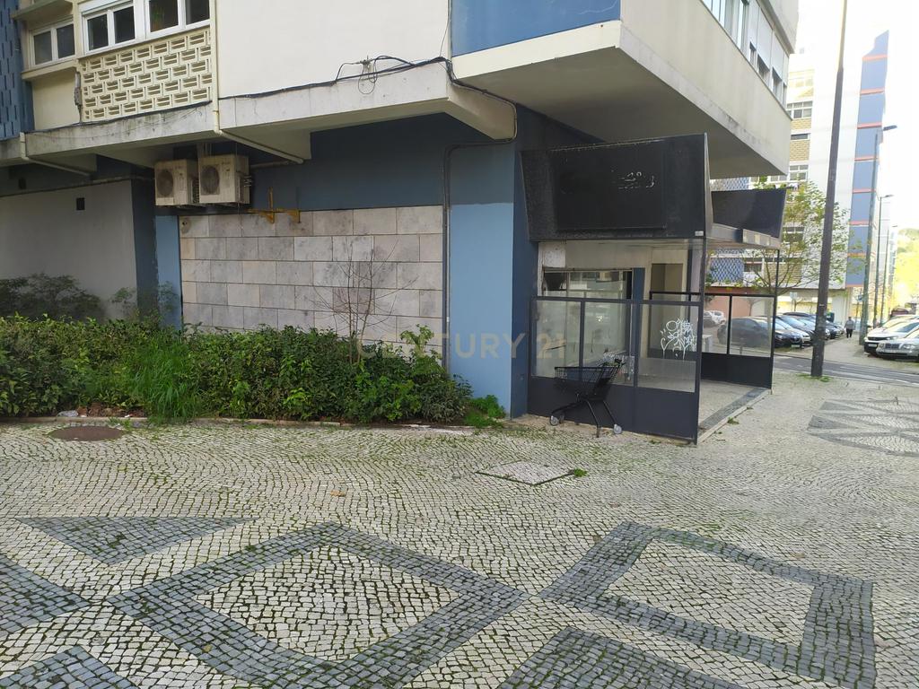 Espaço comercial numa zona privilegiada em  Alvalade ( Lisboa) - Image 1