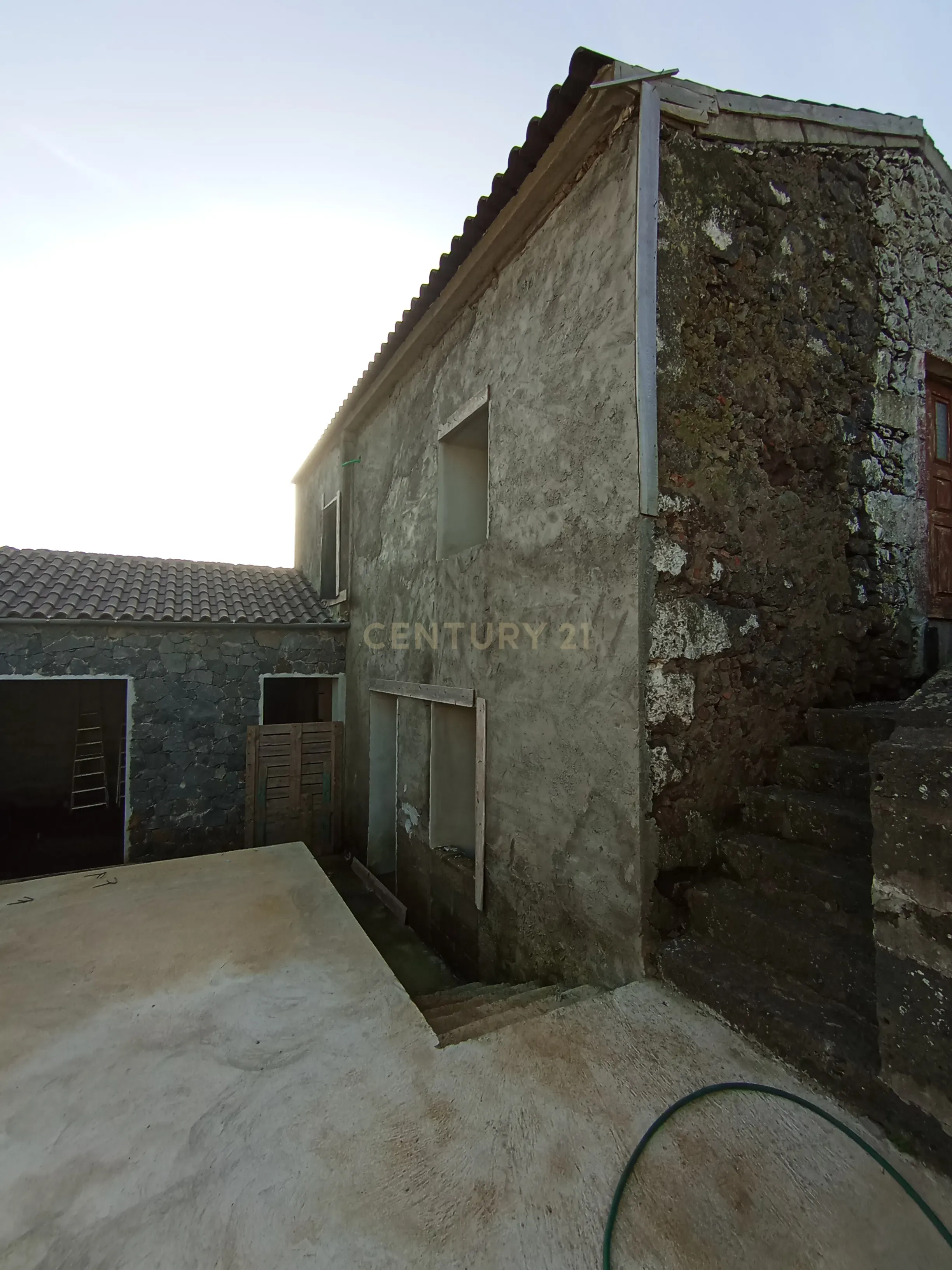 Moradia em Construção com Projeto Aprovado na ilha Graciosa - Image 9