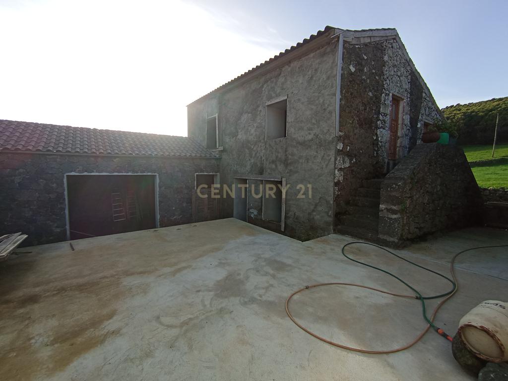 Moradia em Construção com Projeto Aprovado na ilha Graciosa - Image 8