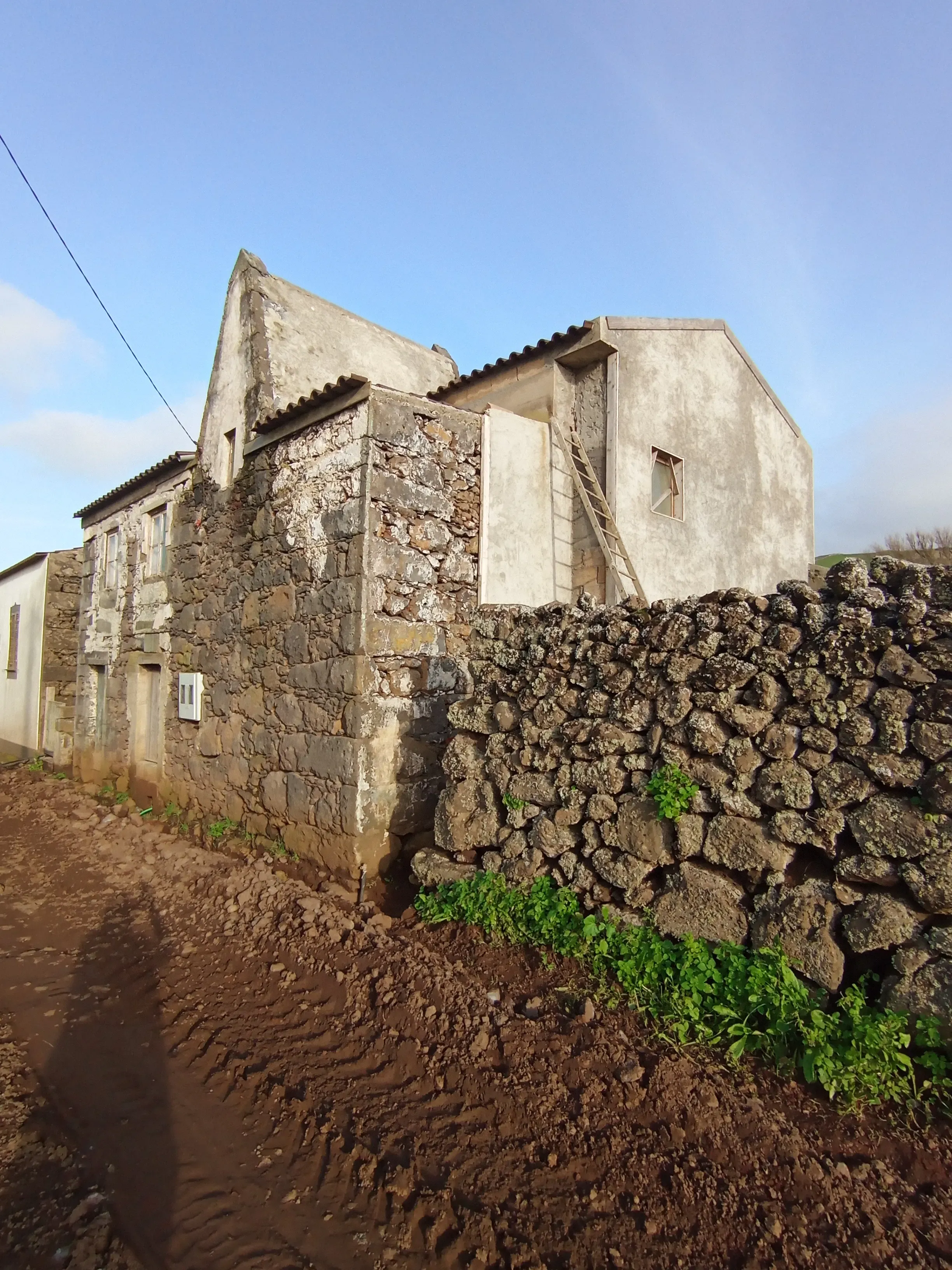 Moradia em Construção com Projeto Aprovado na ilha Graciosa - Image 6