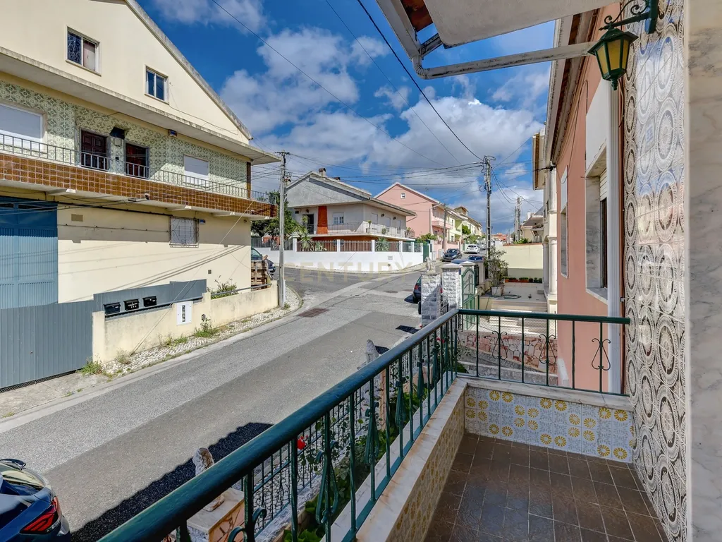 Moradia Bifamiliar – Bairro da Fraternidade, São João da Talha - Image 6