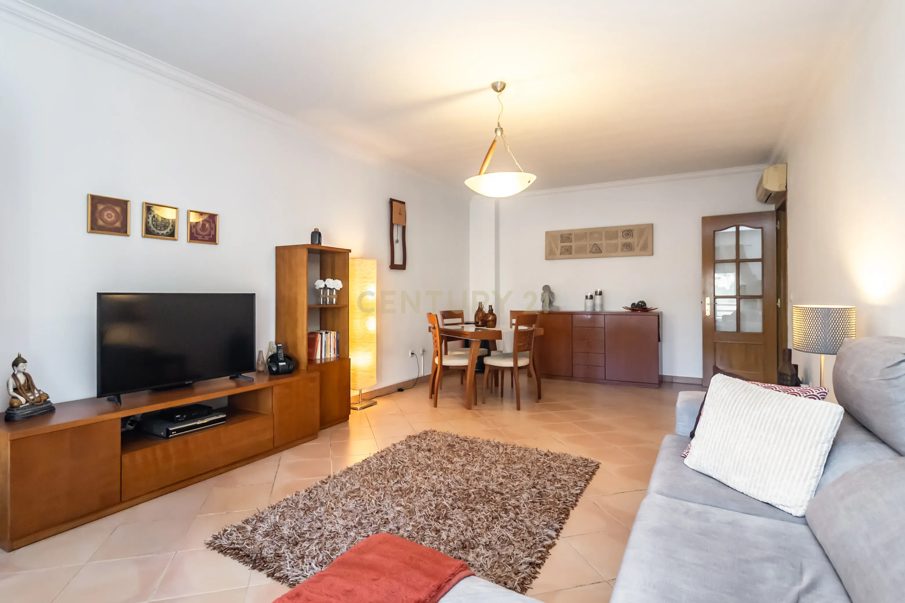 Fotografia 10 de Espaçoso apartamento T3 com parqueamento em S.Gabriel- Setúbal