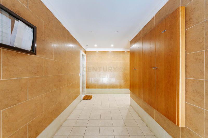 Apartamento T2 em Odivelas com Box e Varanda - Image 22