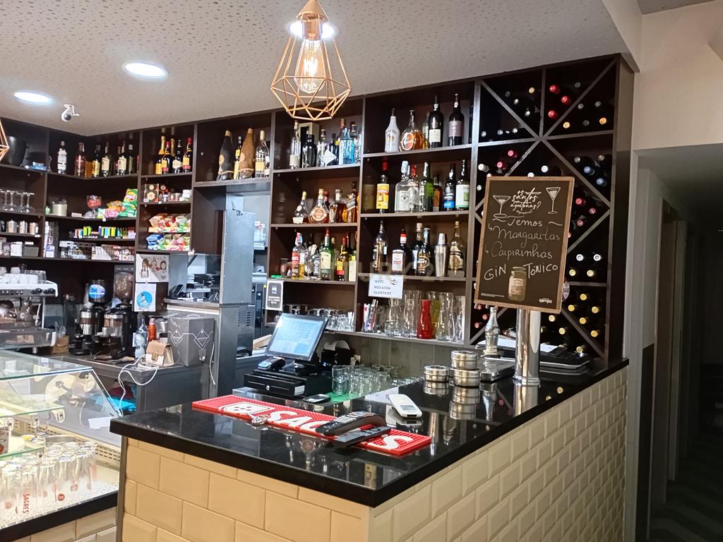 Restaurante Snack-Bar remodelado em Monte Abraão, clientes regulares e fidelizados - Image 10