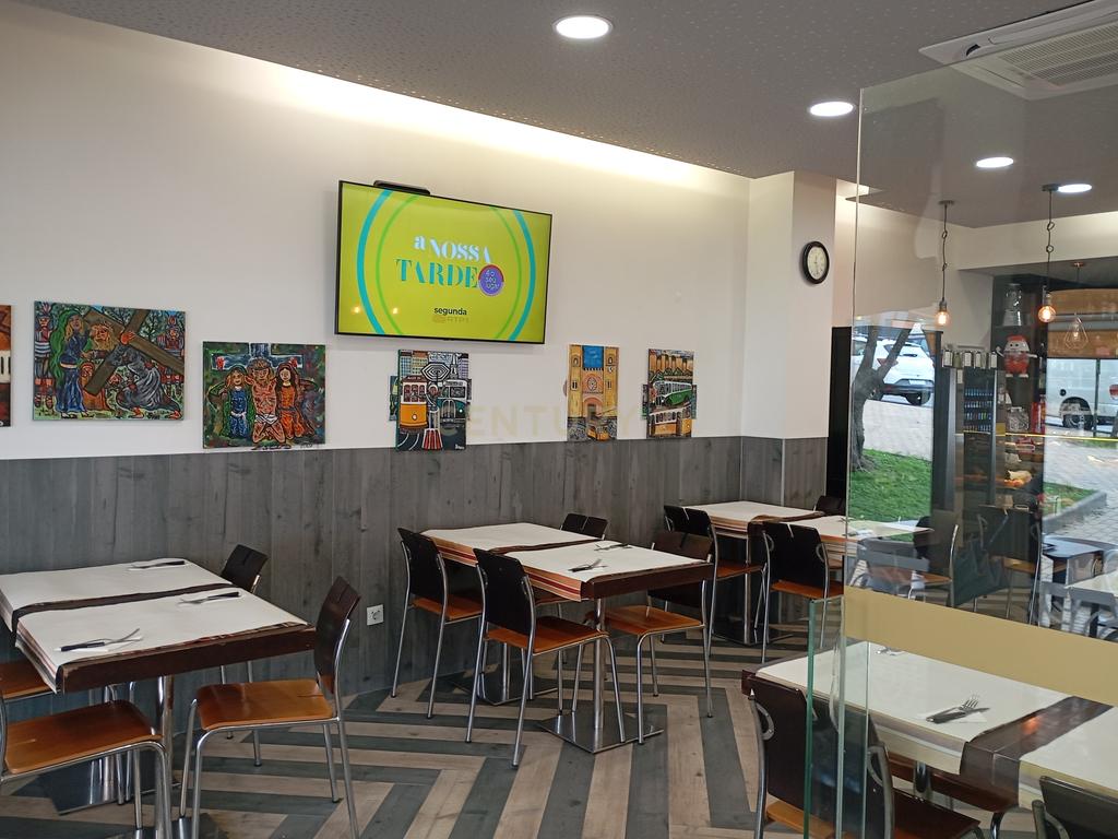 Restaurante Snack-Bar remodelado em Monte Abraão, clientes regulares e fidelizados - Image 4