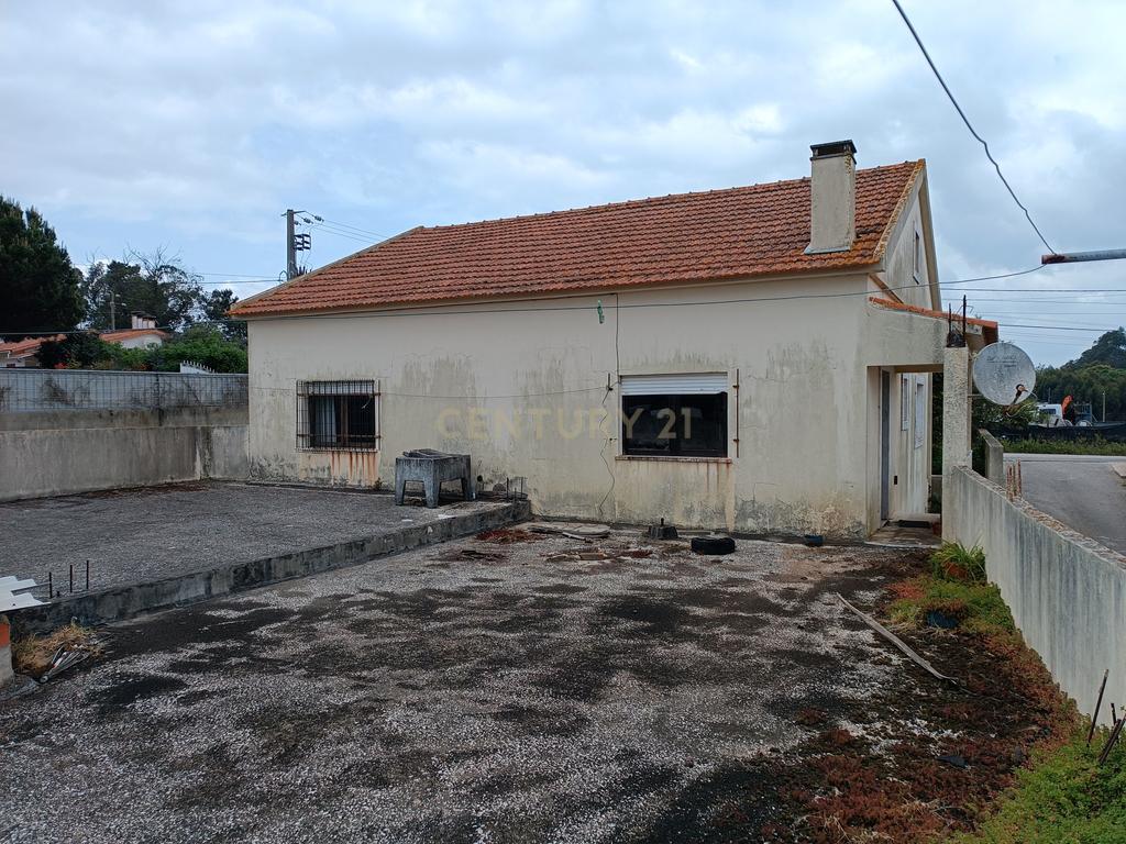 Moradia 3 quartos com armazém, num lote de terreno de 8140m2 - Benedita, Leiria - Image 24