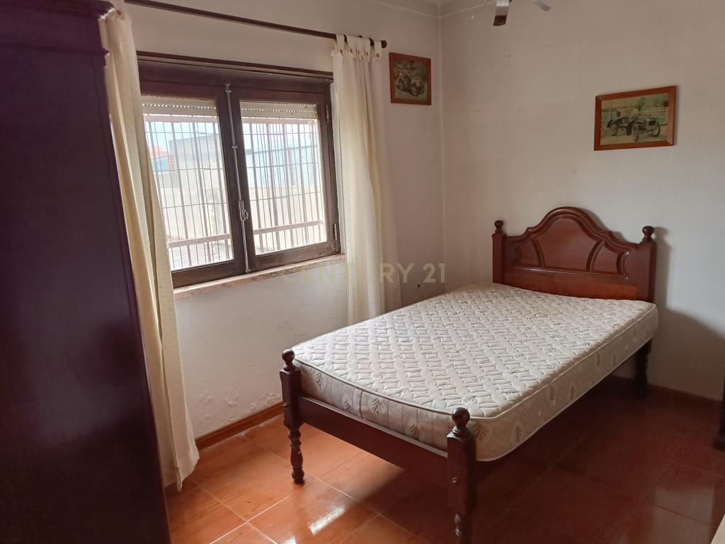 Moradia 3 quartos com armazém, num lote de terreno de 8140m2 - Benedita, Leiria - Image 10