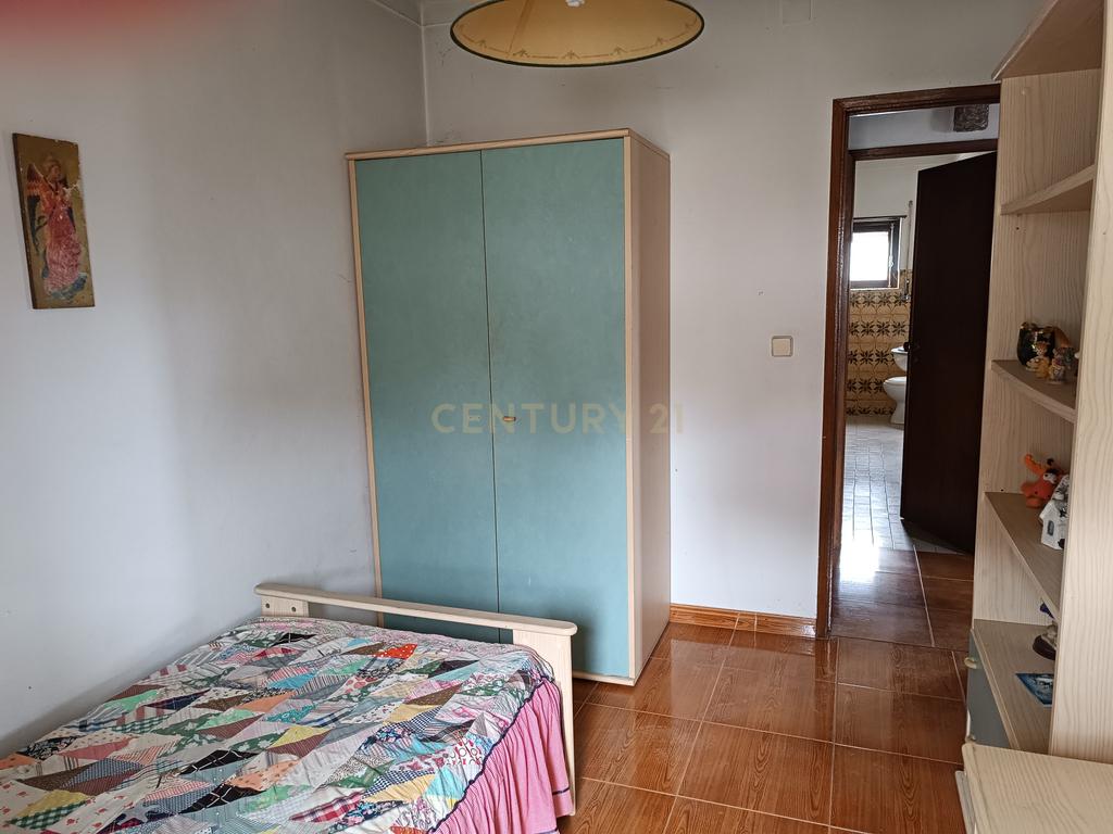 Moradia 3 quartos com armazém, num lote de terreno de 8140m2 - Benedita, Leiria - Image 12