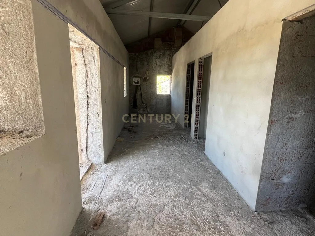 Moradia Para Reconstrução | Estrada de Viavai Penela - Image 11