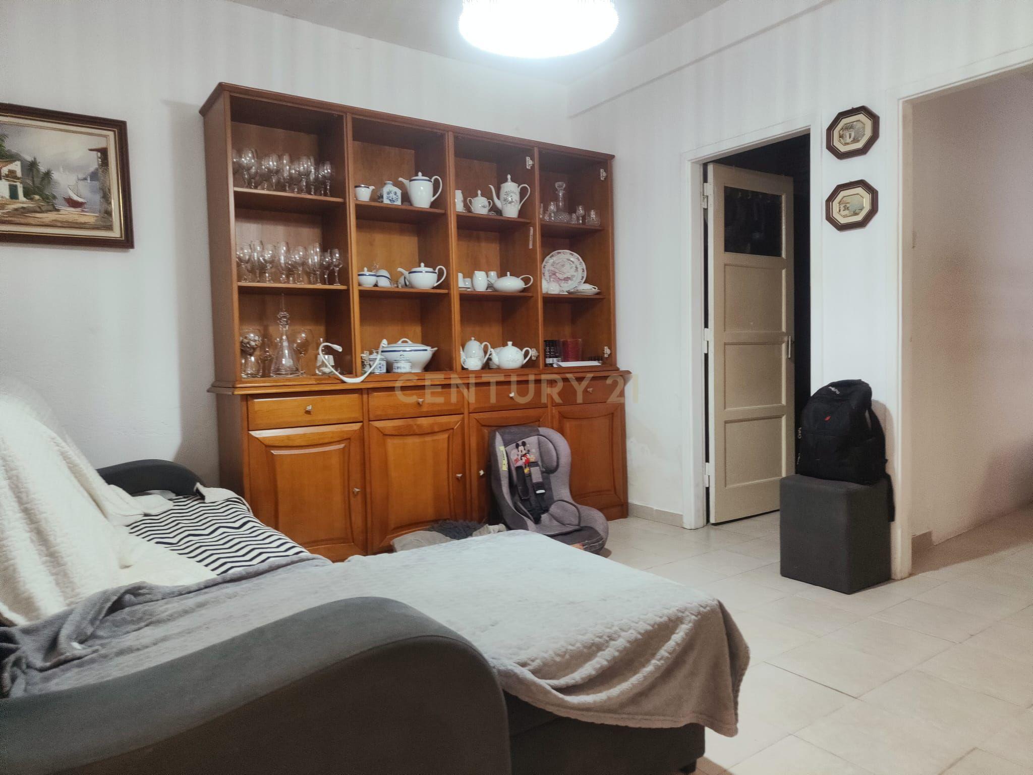 Prédio Bi-Familiar T2 e 2 Anexos Tipologia T1 Em Zona Residencial Tranquila Na Póvoa de Santo Adrião  - Image 58