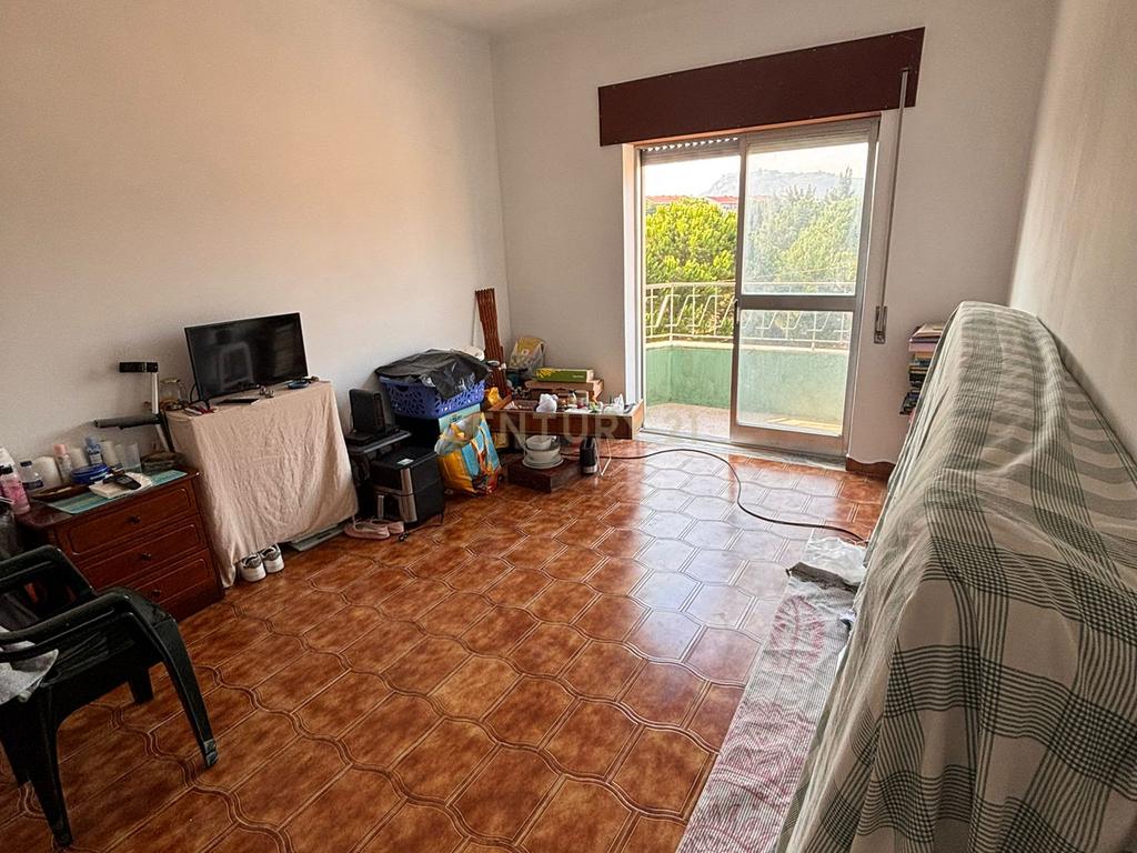 Apartamento T3 em Setúbal com Vista Campestre e Boa Localização - Image 7