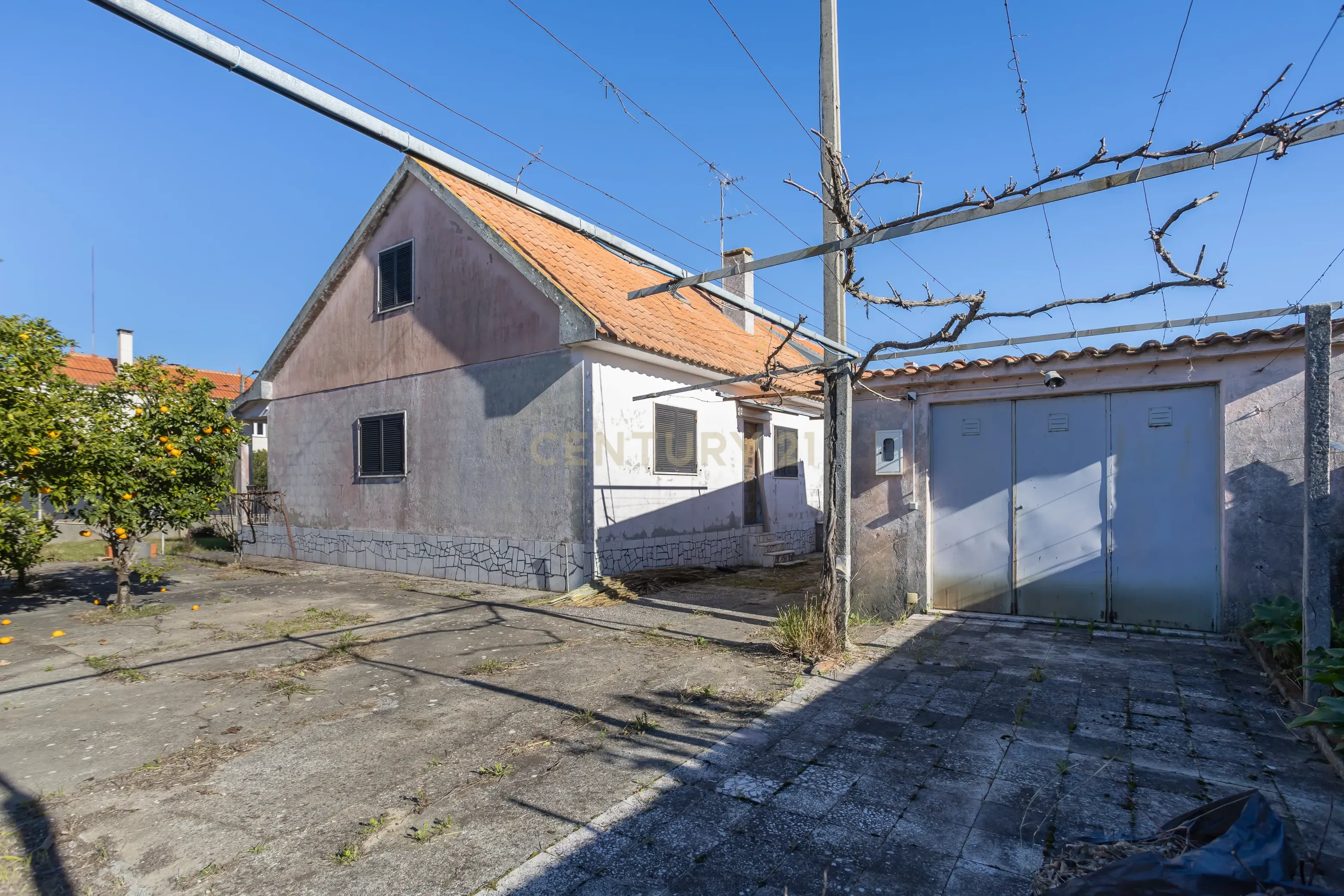 MORADIA TÉRREA T3 COM SÓTÃO E GARAGEM + MORADIA T5 (Benfeitoria) - EM FERNÃO FERRO - Image 51