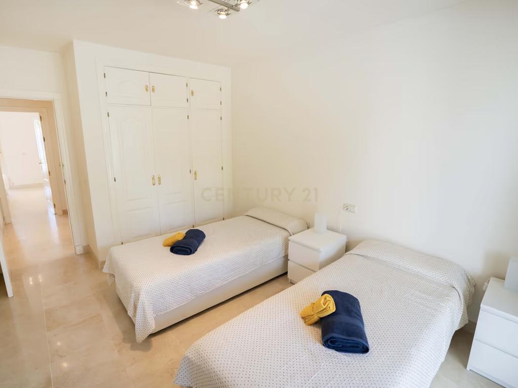 Casa de Luxo em Andalucía com Vista para a Montanha e Piscina - Image 7