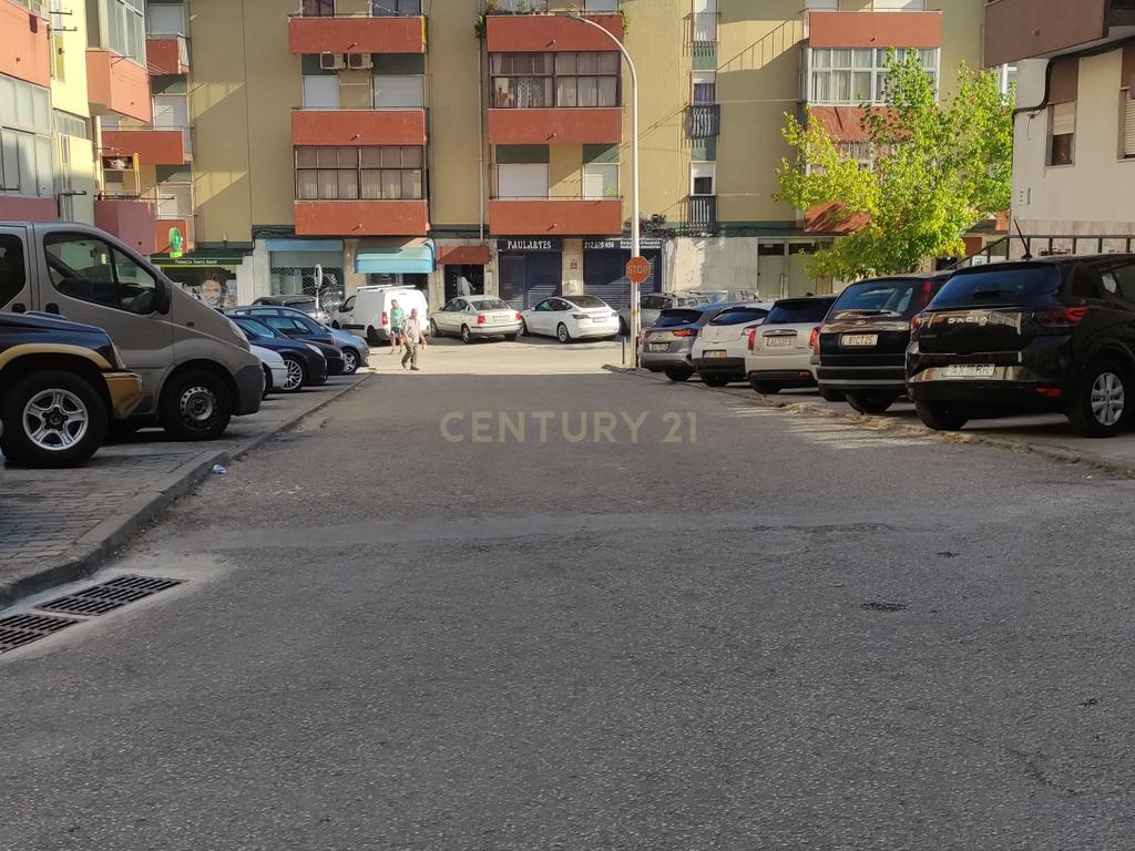 LOJA NO BARREIRO COM 83M2 - Image 7