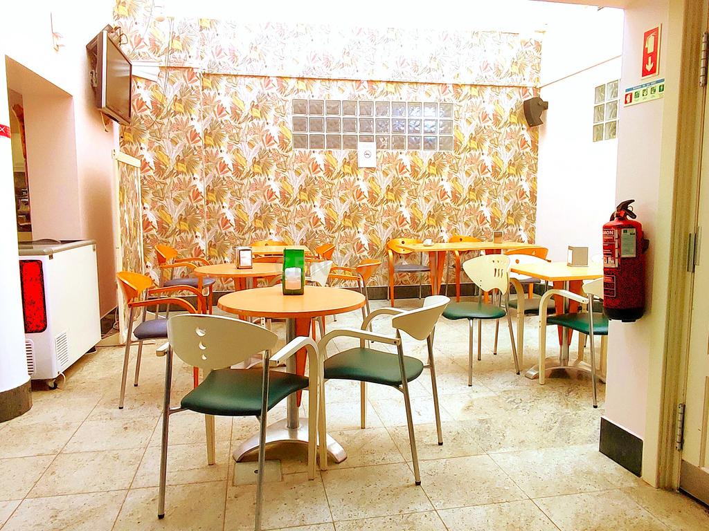 Padaria em Leiria, 250m² com Acessibilidade e Cozinha Equipada - Image 5