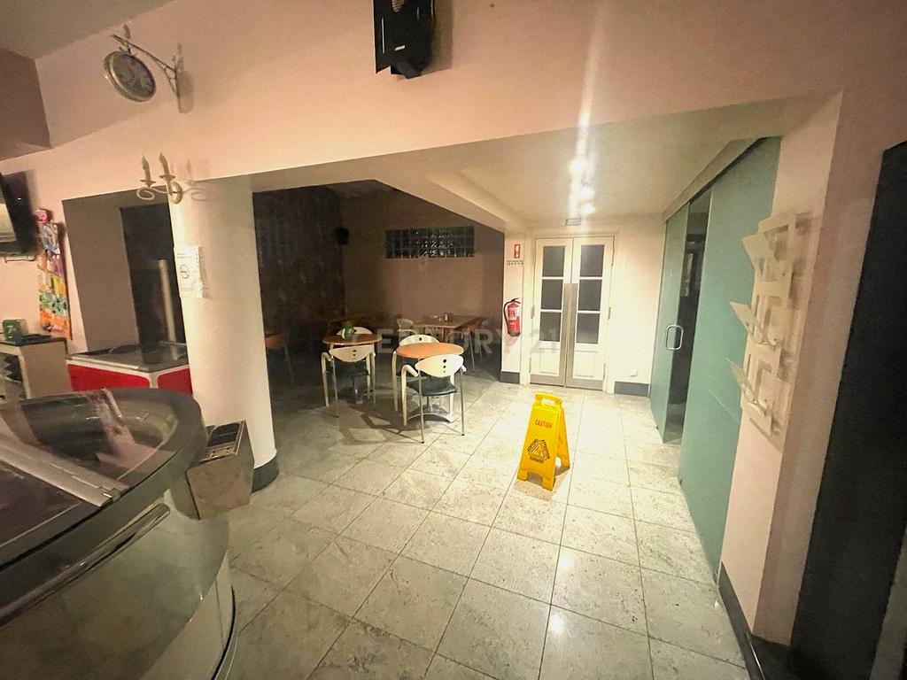 Padaria em Leiria, 250m² com Acessibilidade e Cozinha Equipada - Image 7