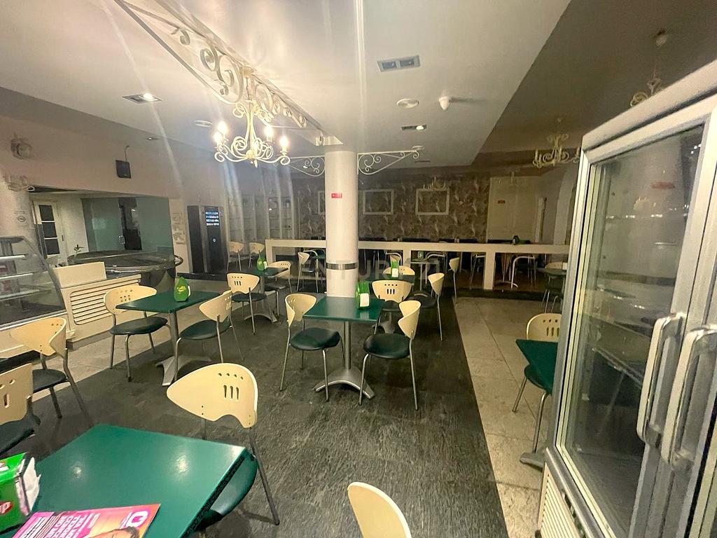 Padaria em Leiria, 250m² com Acessibilidade e Cozinha Equipada - Image 8