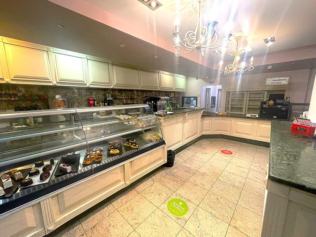 Padaria em Leiria, 250m² com Acessibilidade e Cozinha Equipada - Image 4