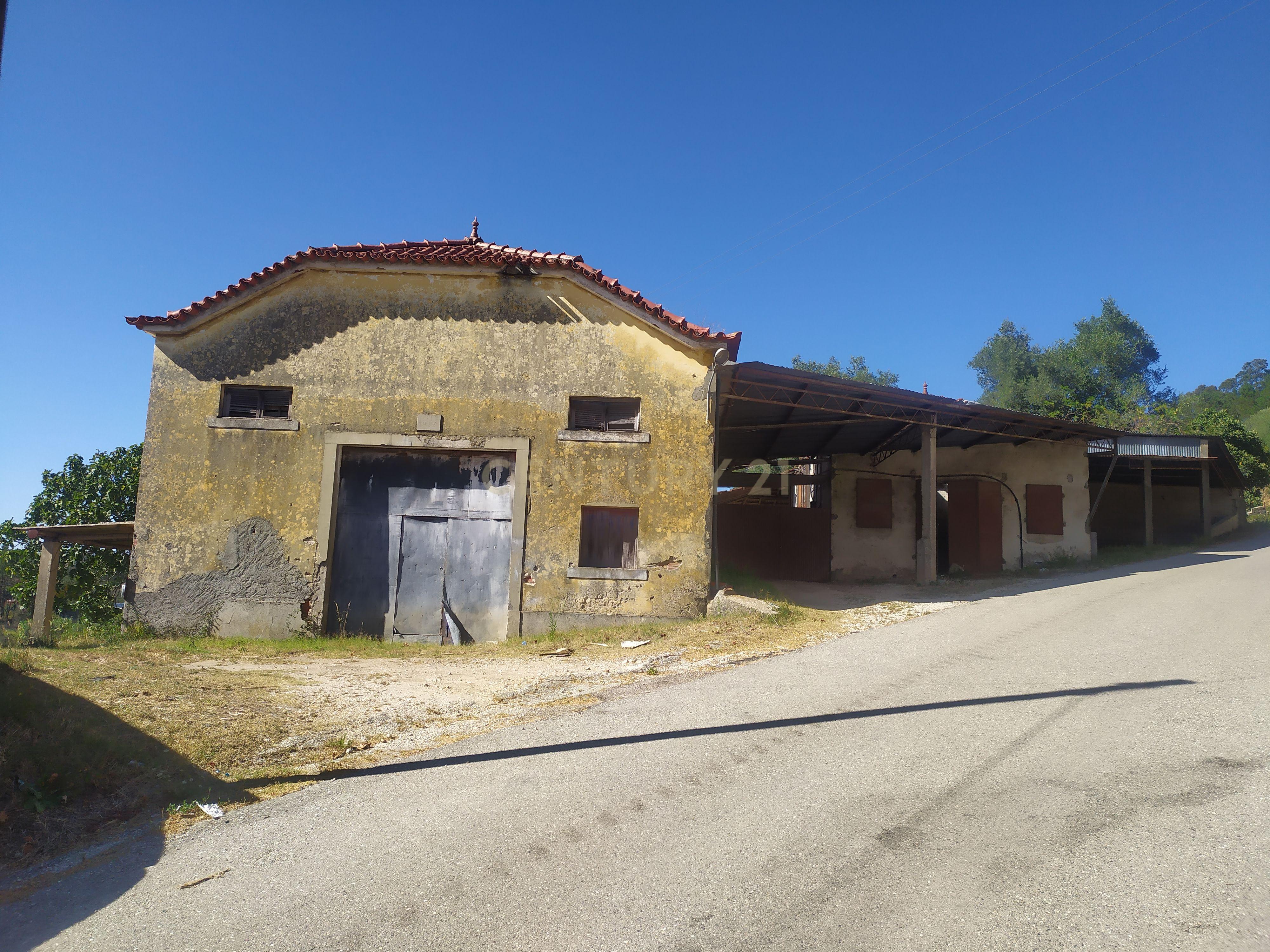 Imóvel para reconstrução em Colmeias, Leiria - Image 1
