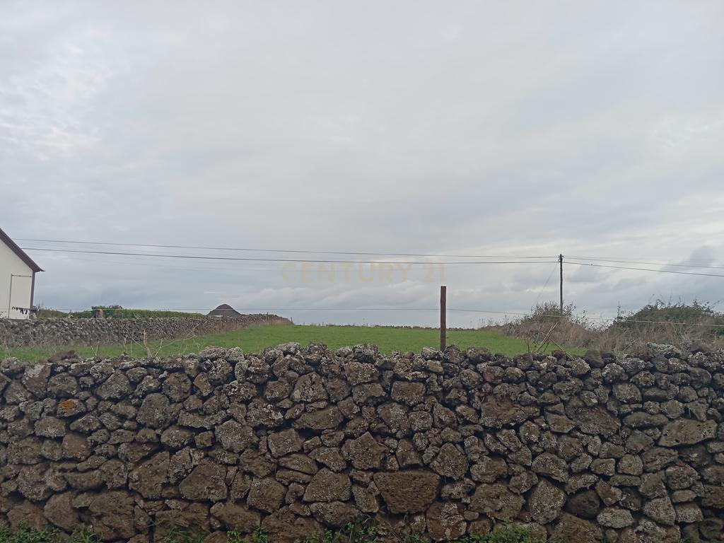 Terreno com 726 m2 no Bom Jesus, ilha Graciosa - Image 4