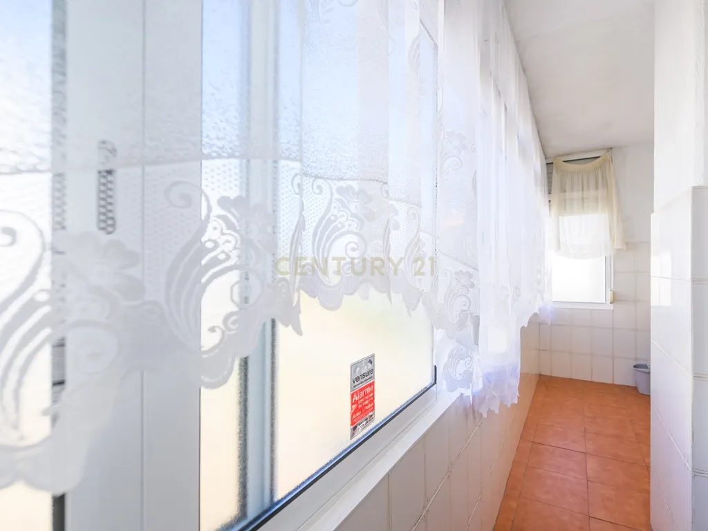 T4 em Mira-Sintra com 100 m², muita luz natural e excelente tranquilidade - Image 9