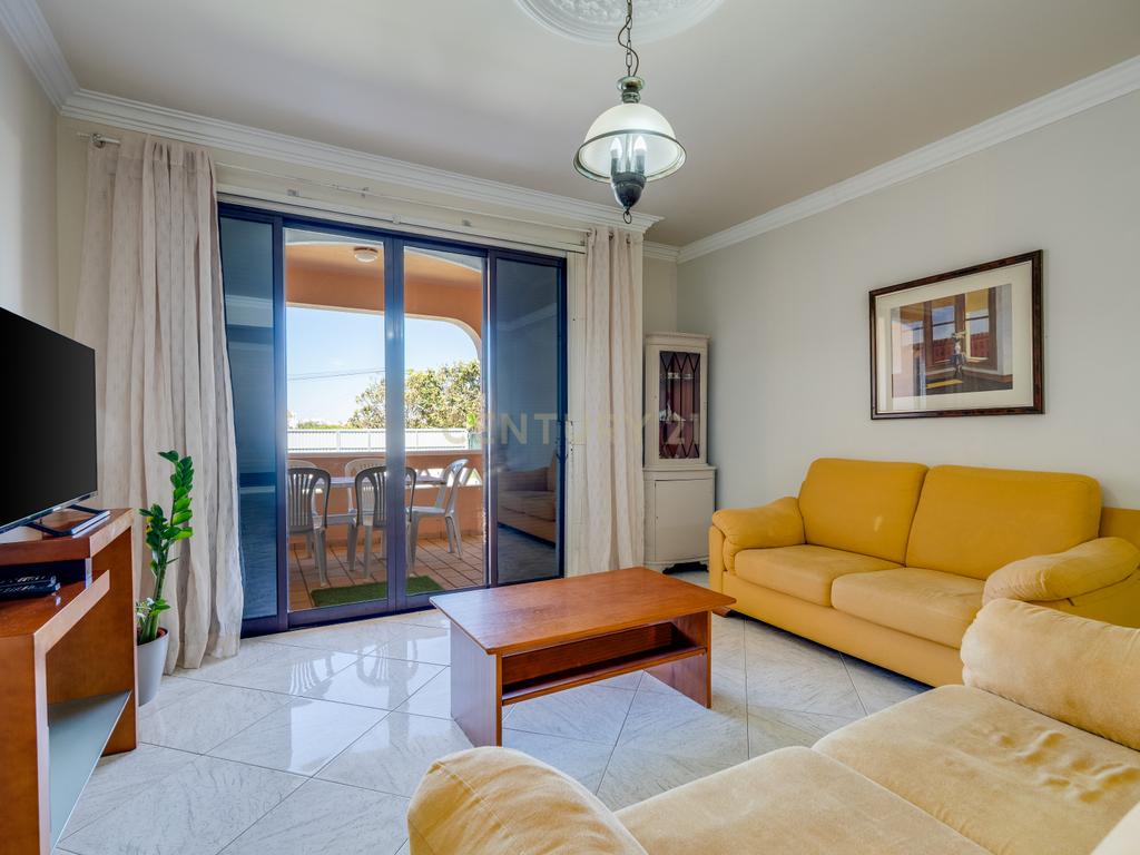 Moradia T3+1 na Fonte Santa, Quarteira - Image 9