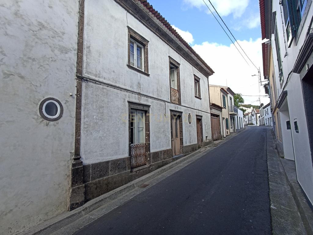 Moradia T4 com Traços Centenários em Ribeira das Tainhas, Vila Franca do Campo - Image 23