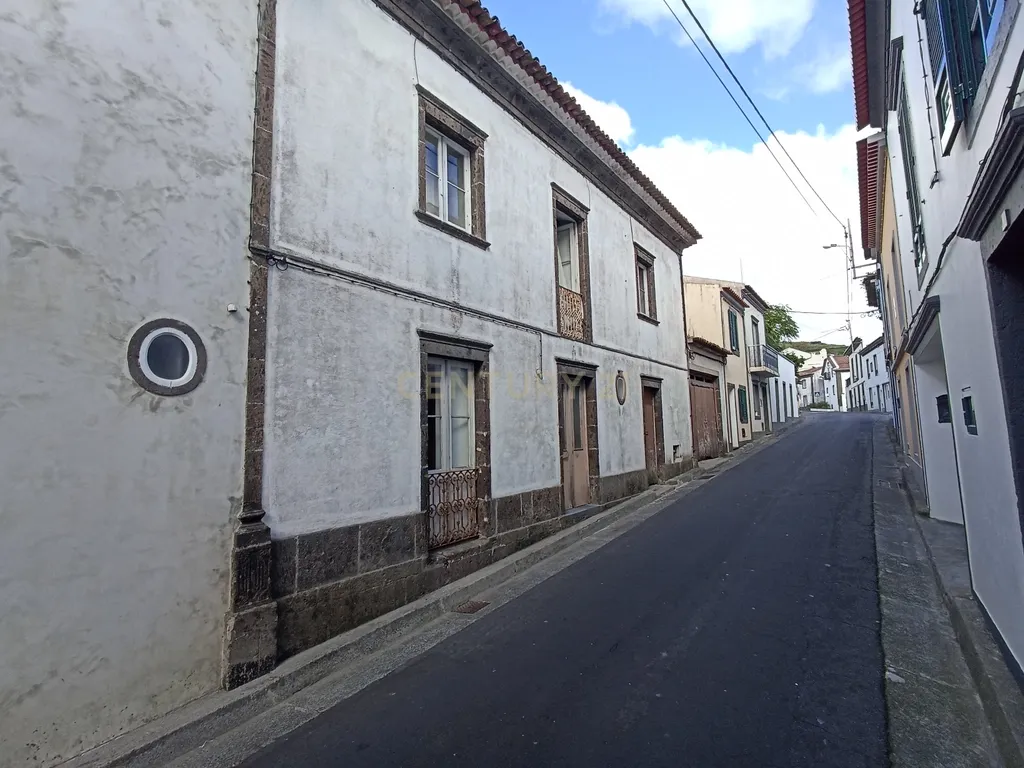 Moradia T4 com Traços Centenários em Ribeira das Tainhas, Vila Franca do Campo - Image 23