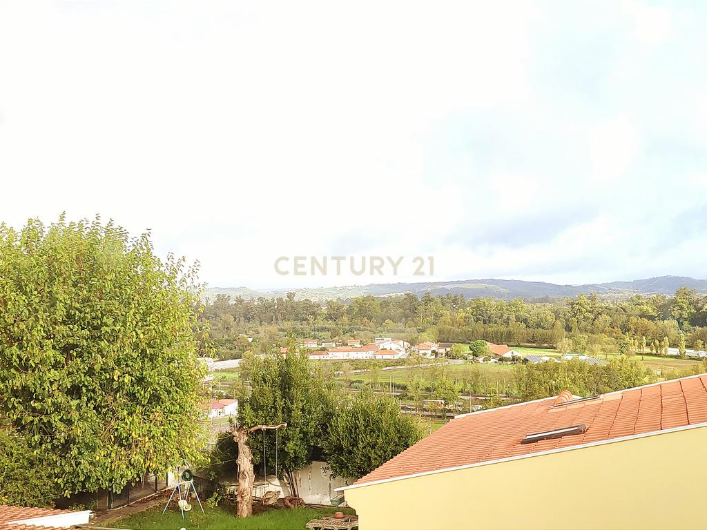 Apartamento T2+2 Duplex em Santa Clara – Espaço, Conforto e uma Vista sobre o Baixo Mondego - Image 16