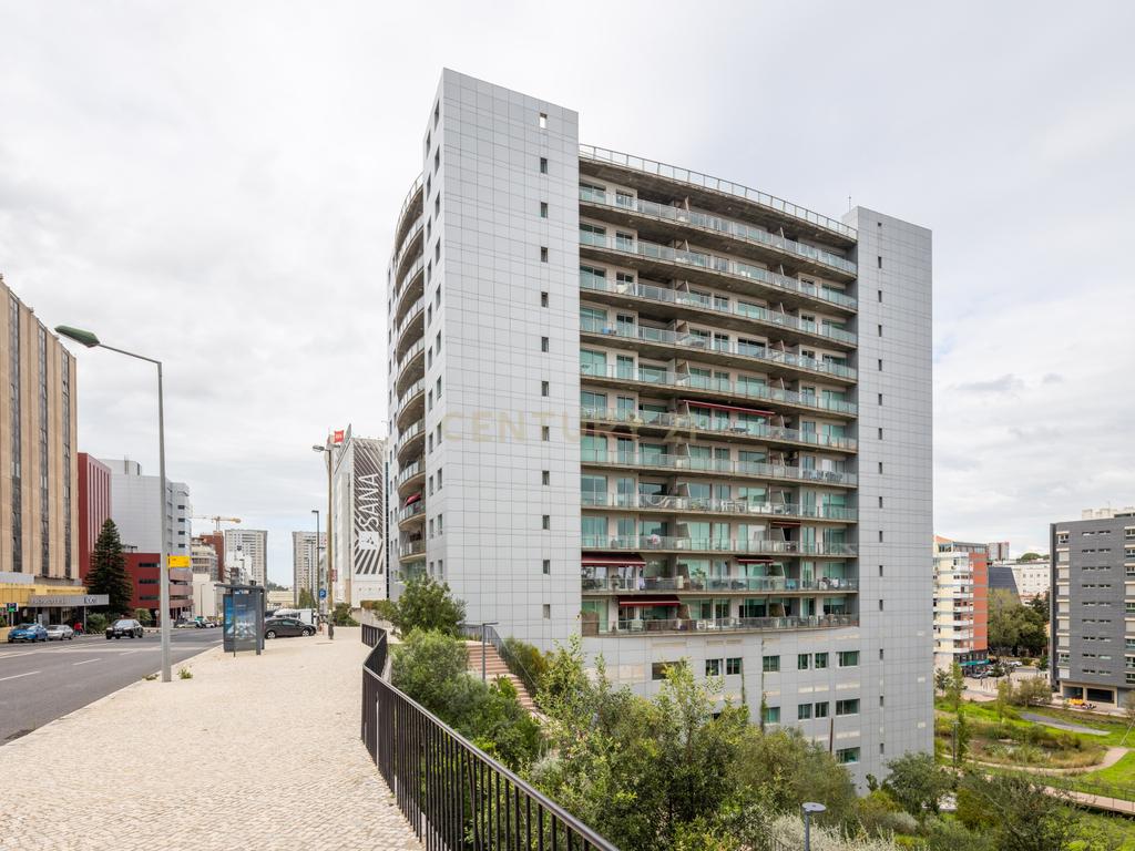 Apartamento T2 Campolide - Praça de Espanha - Image 2