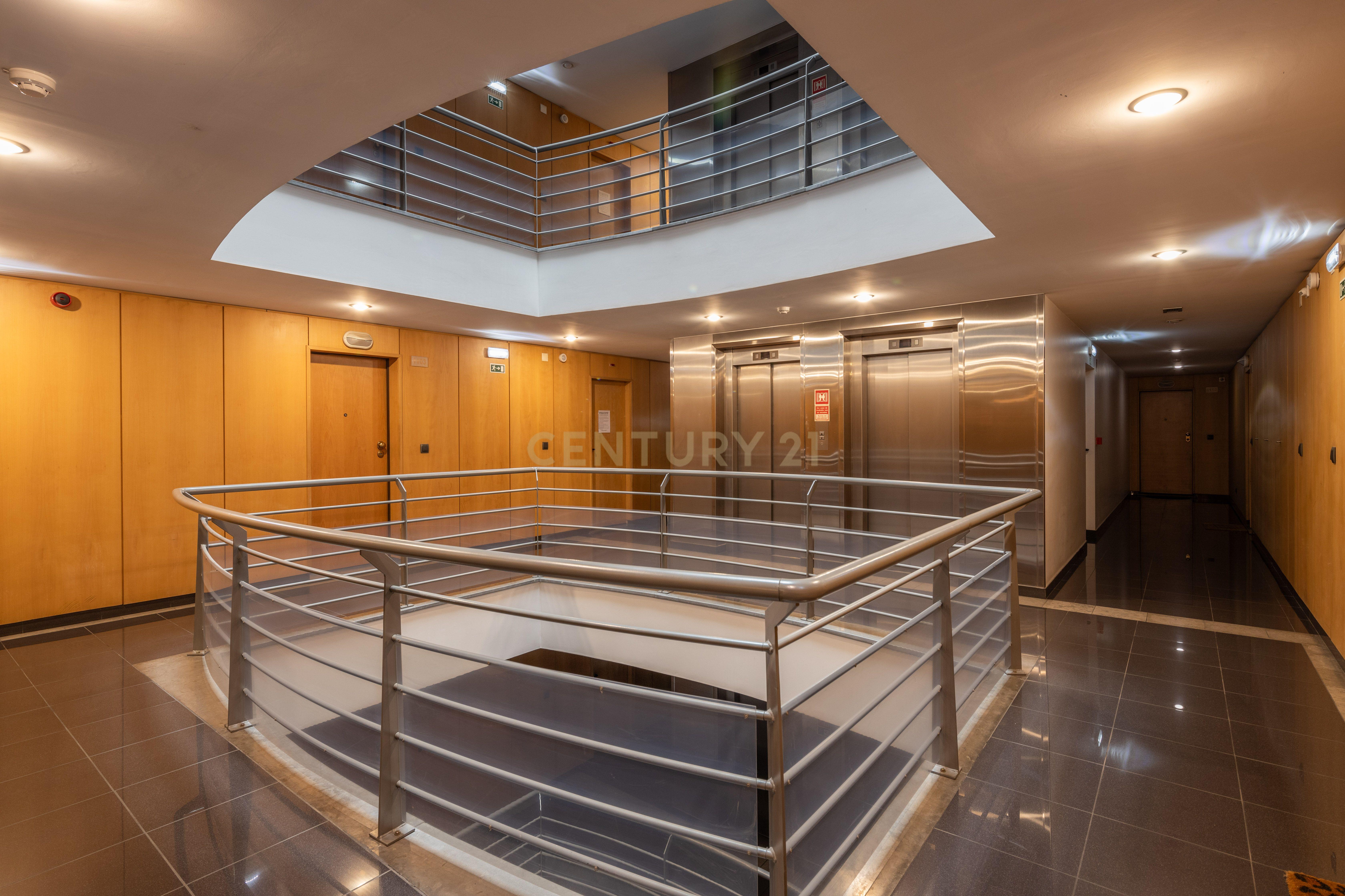 Apartamento T2 Campolide - Praça de Espanha - Image 3