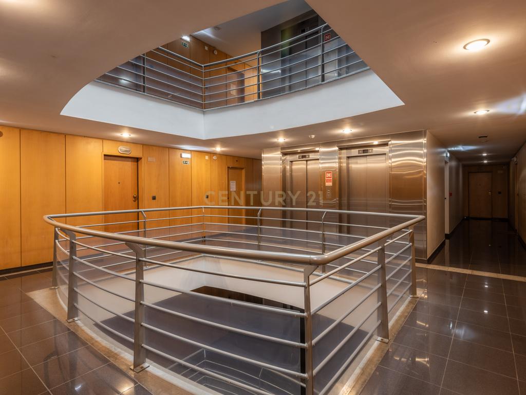 Apartamento T2 Campolide - Praça de Espanha - Image 3